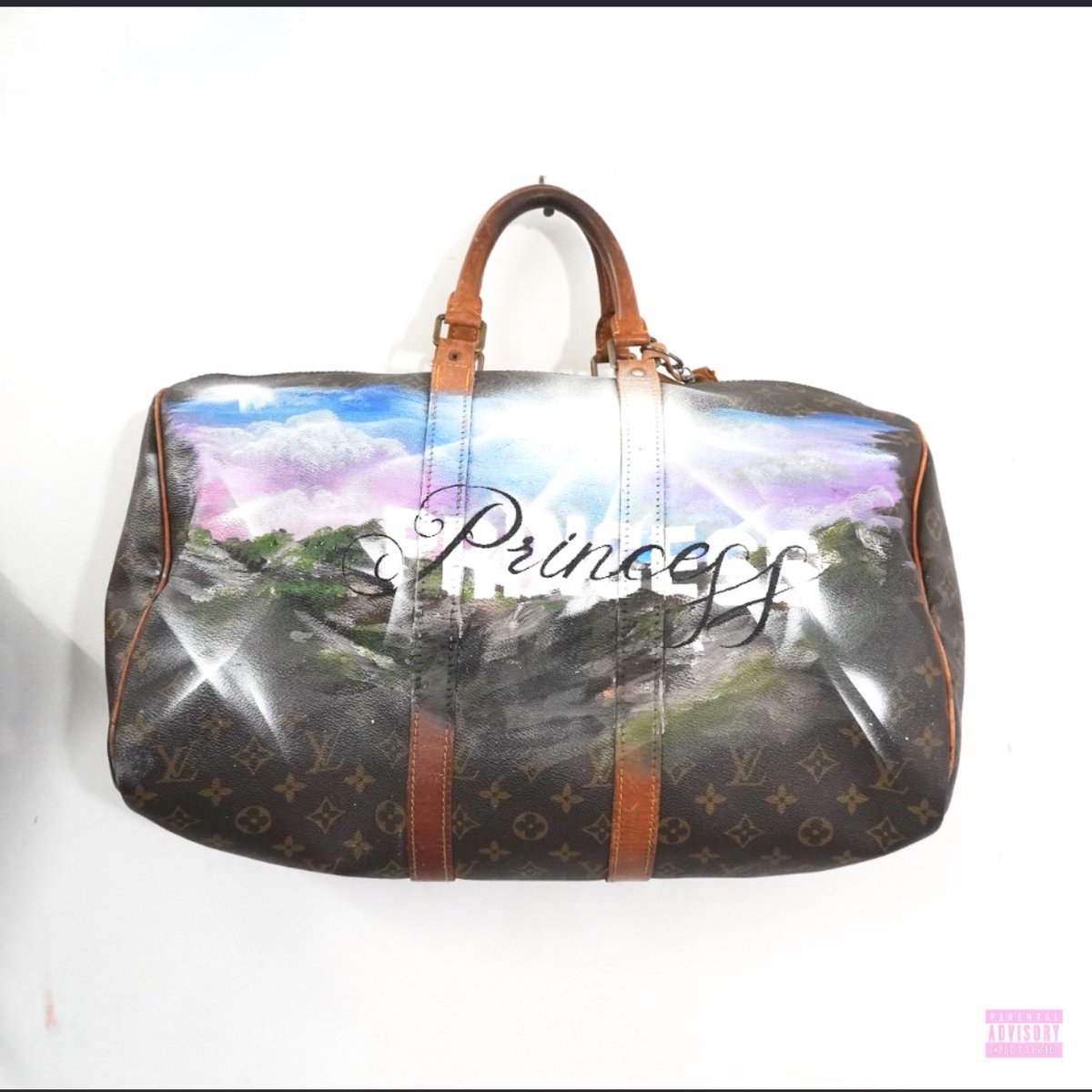 seri444lkilled's tweet photo. skaiwater been in their bag this year (literally) https://t.co/KzSCTF8Vx9