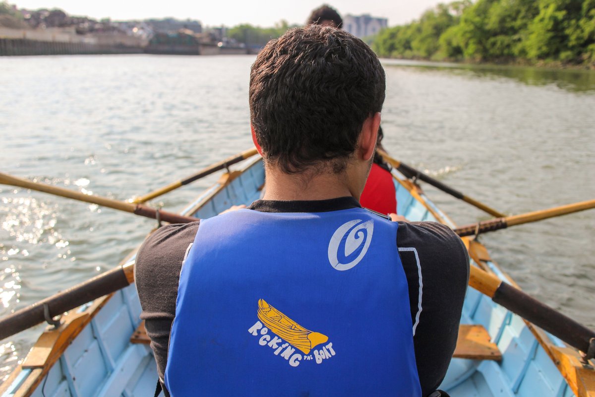 SailorsforSea's tweet photo. Last week, we joined @RTBbronx for an inspiring evening of education &amp; rowing! 🚣🌊

Our team led KELP (Kids Environmental Lesson Plan) activities to connect students with their local marine environment, alongside a visit from @SailGPESP!

Huge thanks to all! 💙 

#RockingTheBoat https://t.co/UFi78MeHaT