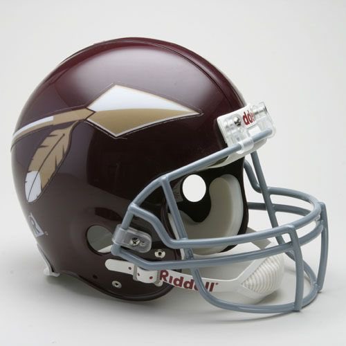 Next helmet design/throwback right in front of our eyes possibly 👀