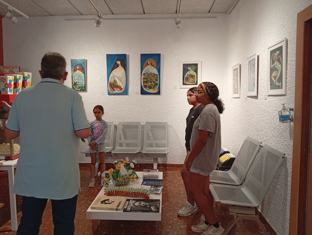 🔻Leti Menéndez🔻🇯🇴 (@letiberebel) on Twitter photo Club Lectura/ Estudi Assistit- Avui hem visitat un lloc emblemàtic de Cambrils: el nostre cinema, La Rambla de l'Art
El seu director, Toni Badimon, ens ha ensenyat llocs secrets des d'on les pel·lícules es projecten Moltíssimes gràcies <a href="/Rambladelart/">Rambla de l'Art</a>
<a href="/agipcat/">AGIPCAT</a> <a href="/bcn_ajuntament/">Ajuntament de Barcelona</a> Club Lectura/ Estudi Assistit- Avui hem visitat un lloc emblemàtic de Cambrils: el nostre cinema, La Rambla de l'Art
El seu director, Toni Badimon, ens ha ensenyat llocs secrets des d'on les pel·lícules es projecten Moltíssimes gràcies <a href="/Rambladelart/">Rambla de l'Art</a>
<a href="/agipcat/">AGIPCAT</a> <a href="/bcn_ajuntament/">Ajuntament de Barcelona</a>