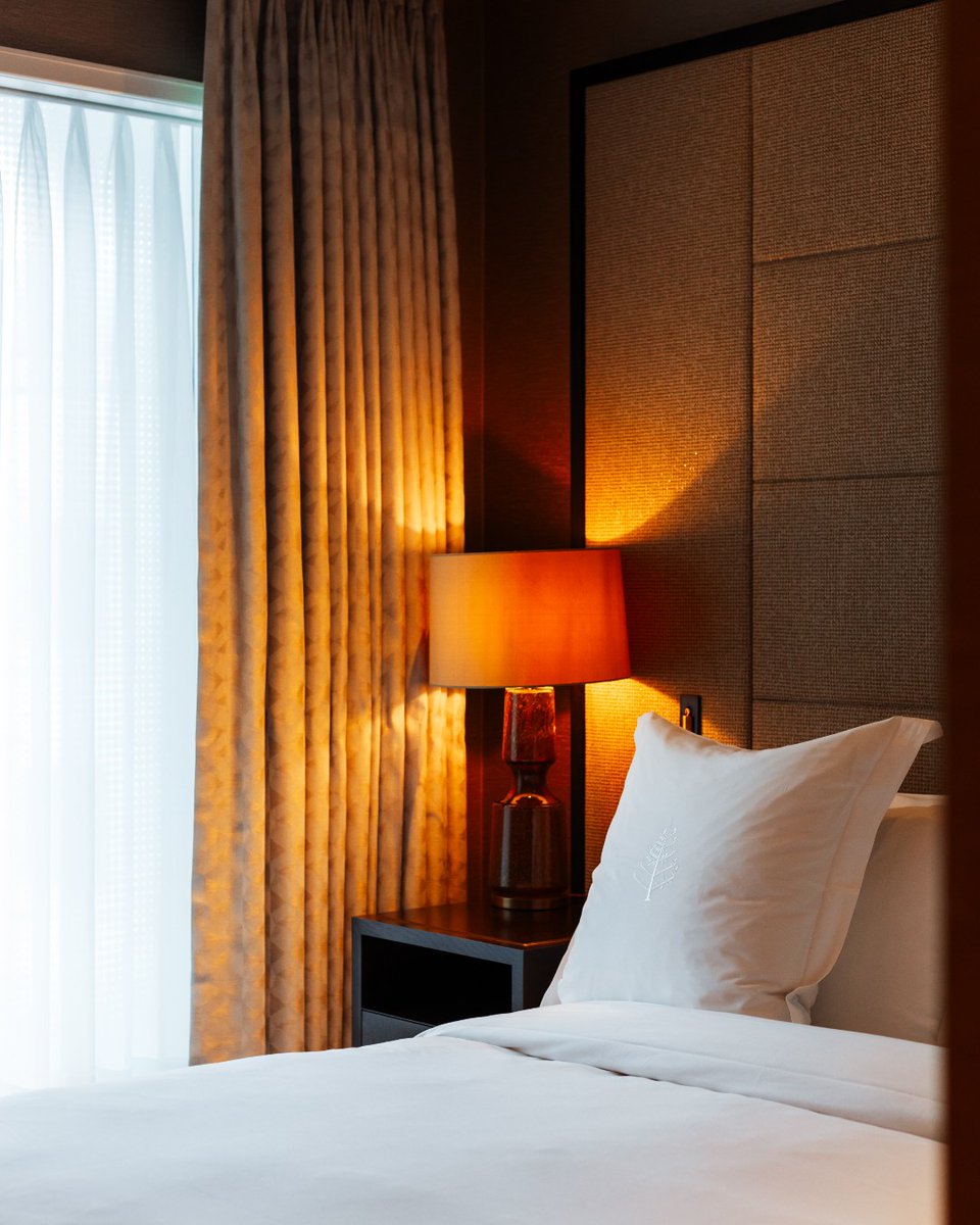 FSTowerBridge's tweet image. Surround yourself with beautiful interiors in our hotel residences, perfect for long or short stays in the City of London ✨ 

📸: @/bradenstanley 

#fstowerbridge #cityoflondon #residence #luxurylondon #fourseasons