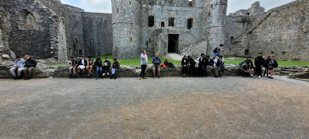 Farchynys tweet media