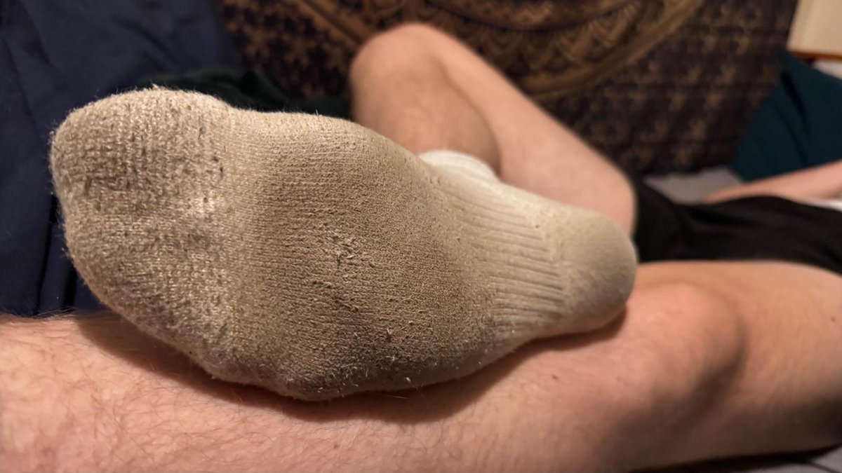Size15DomNE's tweet image. Who wants to be the slut to come and worship these when I get in from a long day at work? I'll just sit back and let you do your thing

#gayfeet #gaysocks
