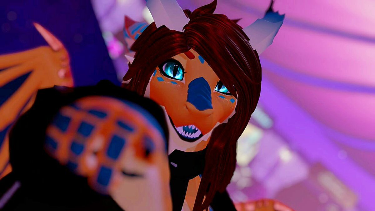 I had such an amazing time at <a href="/furality/">Furality</a>!! It was my first time this year, and it was so amazing to see alot of familiar faces and spend time with friends! Also all the comments I received on my art booth was amazing ;w; ❤️ Will deffo do it again next year!! ✨️