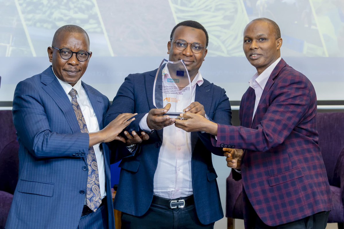 AGRIRESEARCHLtd's tweet photo. We are thrilled to be recognized as one of #TopPartners of the EU Horticulture Project, which concluded today. It has driven agricultural innovation and positively impacted over 30,000 farmers. Special thanks to @aeerwanda and @Tearfund for their invaluable collaboration. https://t.co/uIn3yNXiS2