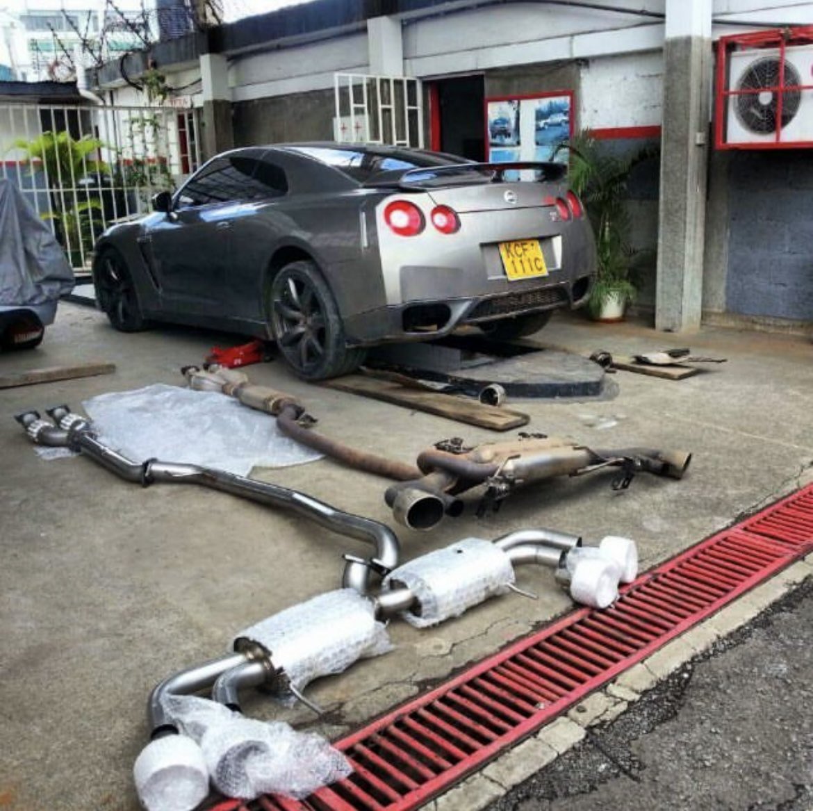 R35 gets a Milltek cat back exhaust upgrade

#theartofperformance