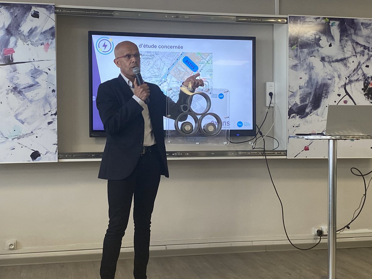 [#EnDirect de Bruay-sur-l’Escaut] Ce soir a lieu une réunion publique dans le cadre de la concertation préalable pour le projet d’usine de matériaux actifs de cathode pour batteries porté par <a href="/AxensGroup/">Axens</a>.

<a href="/rte_france/">RTE</a> est présent pour détailler la solution de raccordement