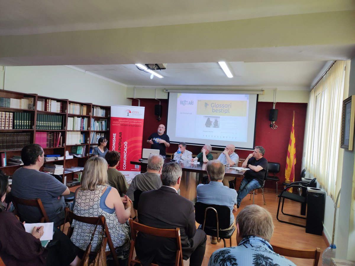 Amadeu Carbó (@amadeucarb) on Twitter photo Al local de l' <a href="/EnsAssoc/">Ens de l'Associacionisme Cultural Català</a> aquesta tarda es parla de coses que interessen i fan del món un lloc millor. Al local de l' <a href="/EnsAssoc/">Ens de l'Associacionisme Cultural Català</a> aquesta tarda es parla de coses que interessen i fan del món un lloc millor.
