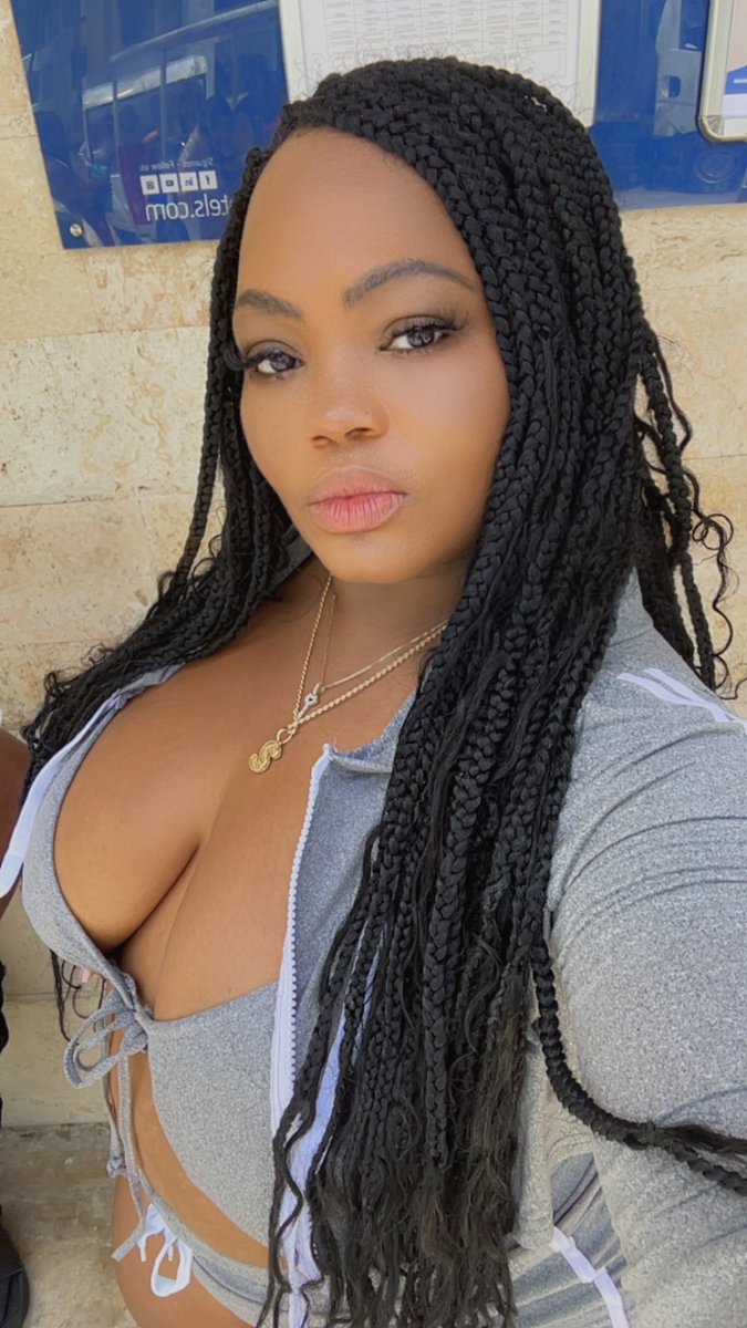 SHAWONMOORE's tweet image. The Sun ain’t been too bad on me lately… 
Just being SHAWON MOORE💋