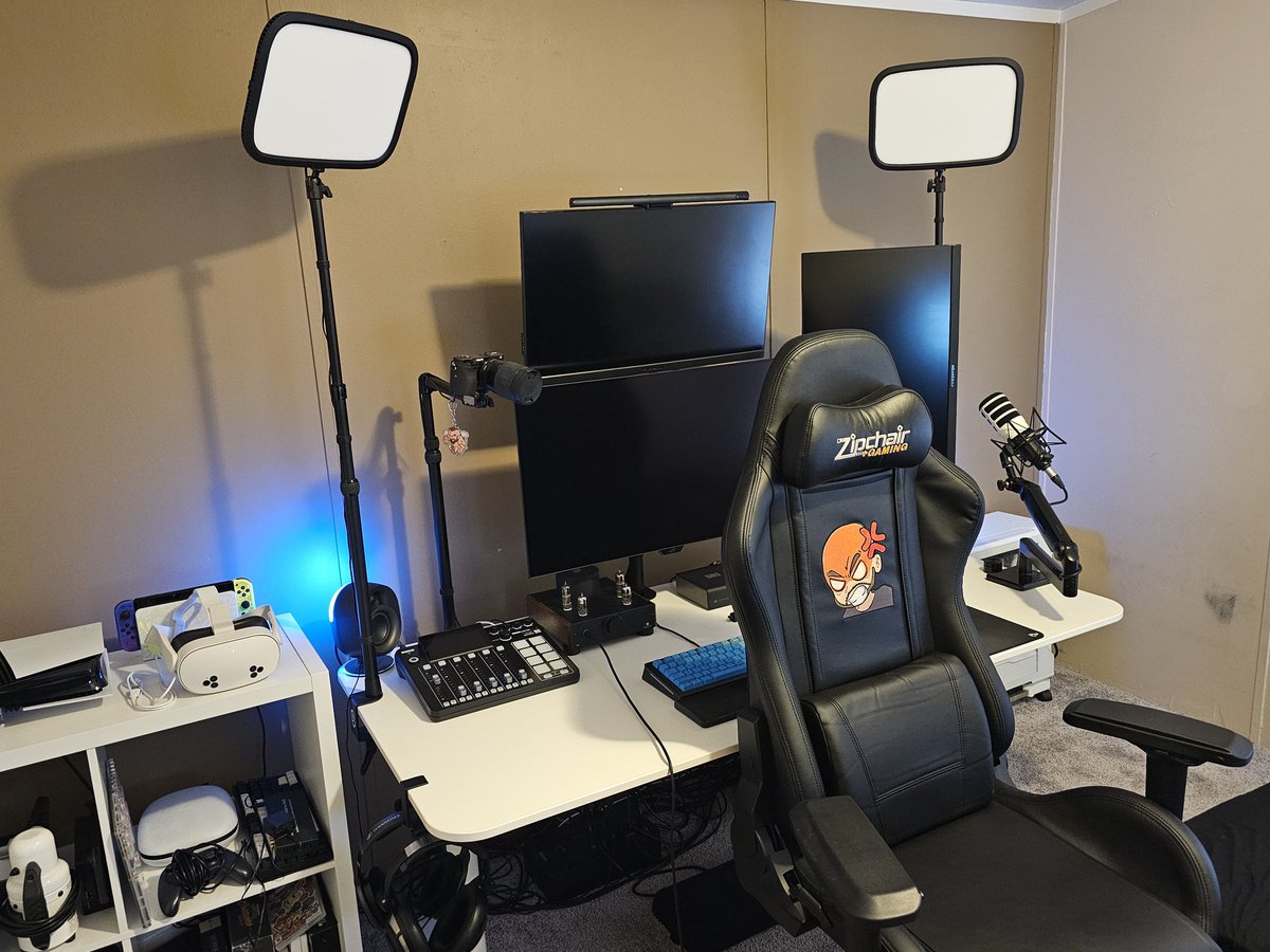 You'd have to be crazy to not take a second and appreciate this <a href="/CrazyJGaming_/">KDQ | ZC CRAZYJ</a> setup.