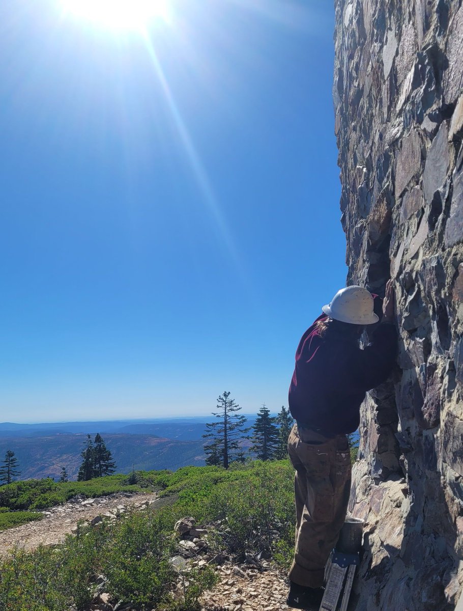 GBInstitute's tweet image. #Throwback to last year when the crew was out getting their hands dirty—literally.
Conservation work isn’t always glamorous, but our teams made it count (and made it fun).
Here’s to muddy boots👢, bug spray🦟, and getting the job done✅ 
#CrewLife #GBI #NevadaConservationCorps