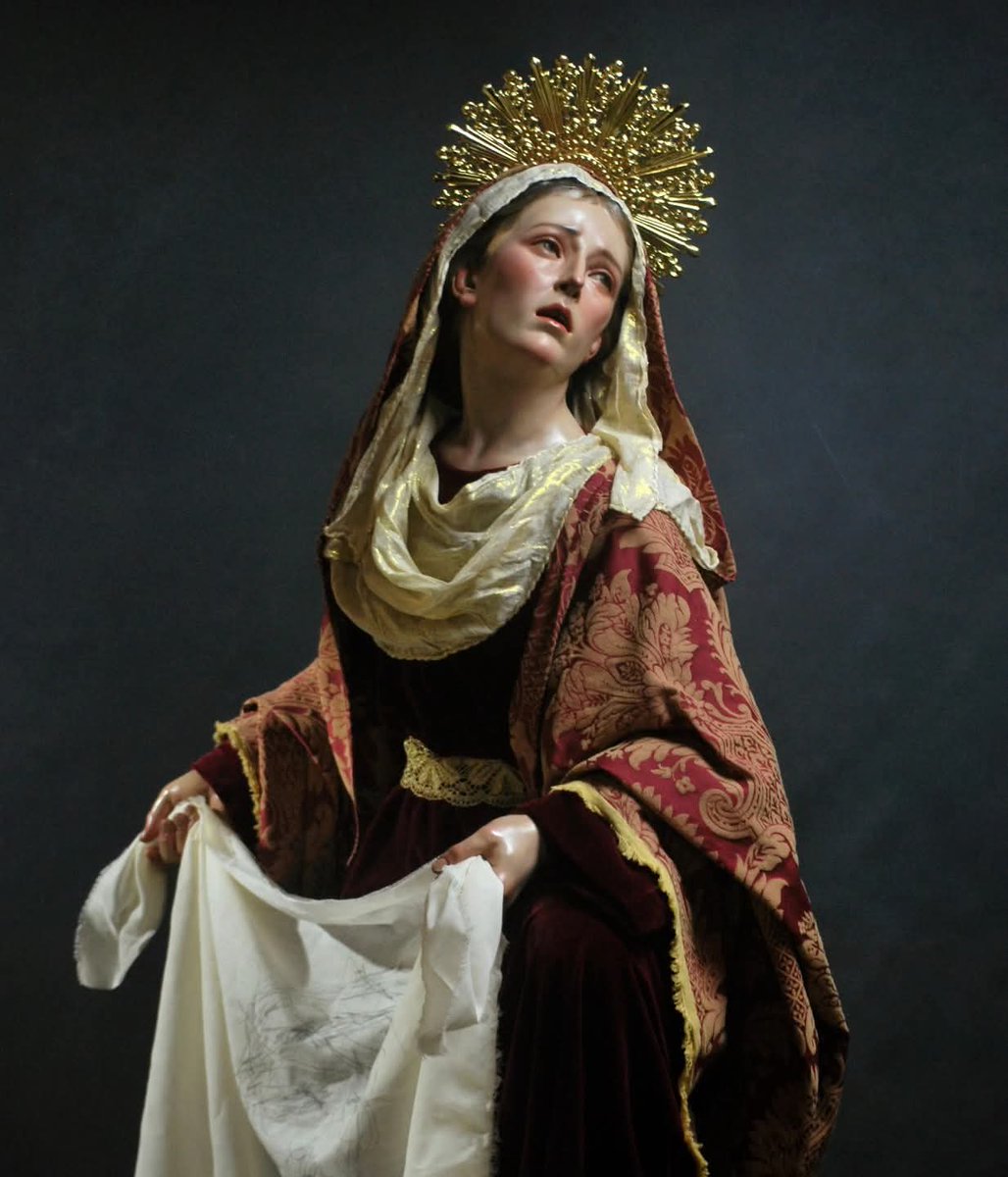 Mujer Verónica, de la Hermandad de la Tercera Caída de Sanlúcar de Barrameda, obra de Darío Fernández.