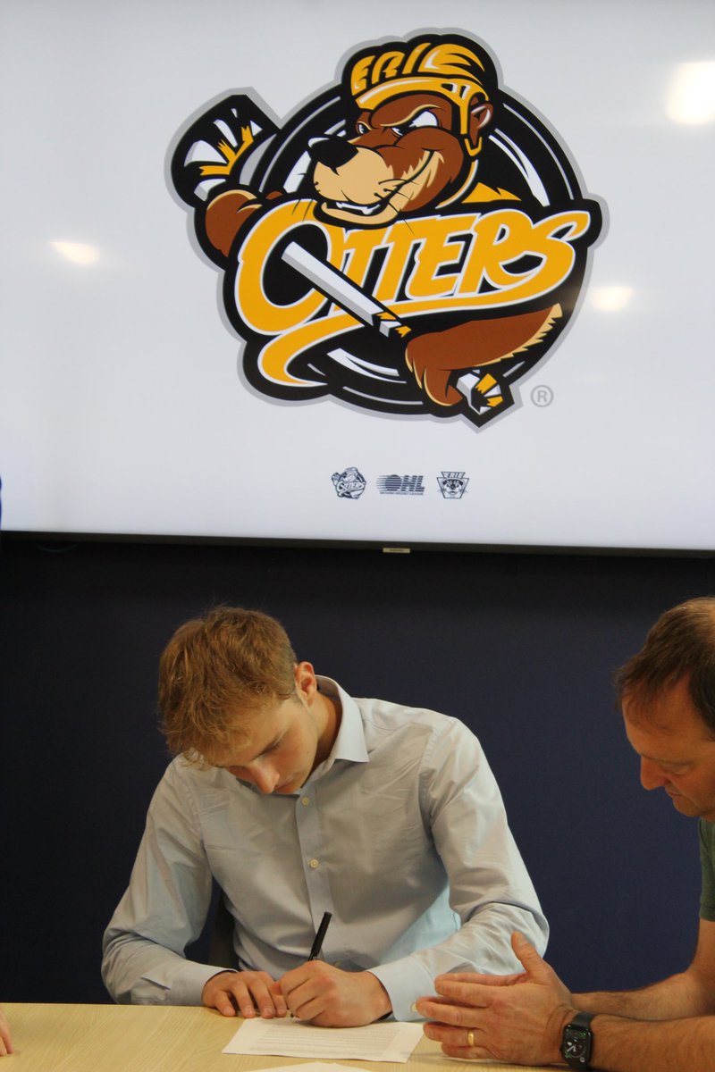 📄 ✍️ Welcome to Erie, Tyler Cooper!

Cooper was picked in the 2nd round of the 2025 OHL Priority Selection Draft, and had 124 points in 74 games last season with the Chicago Reapers 15U AAA!

🔗 Click the link in our bio to see the story!

#ErieOtters #OttersHockey