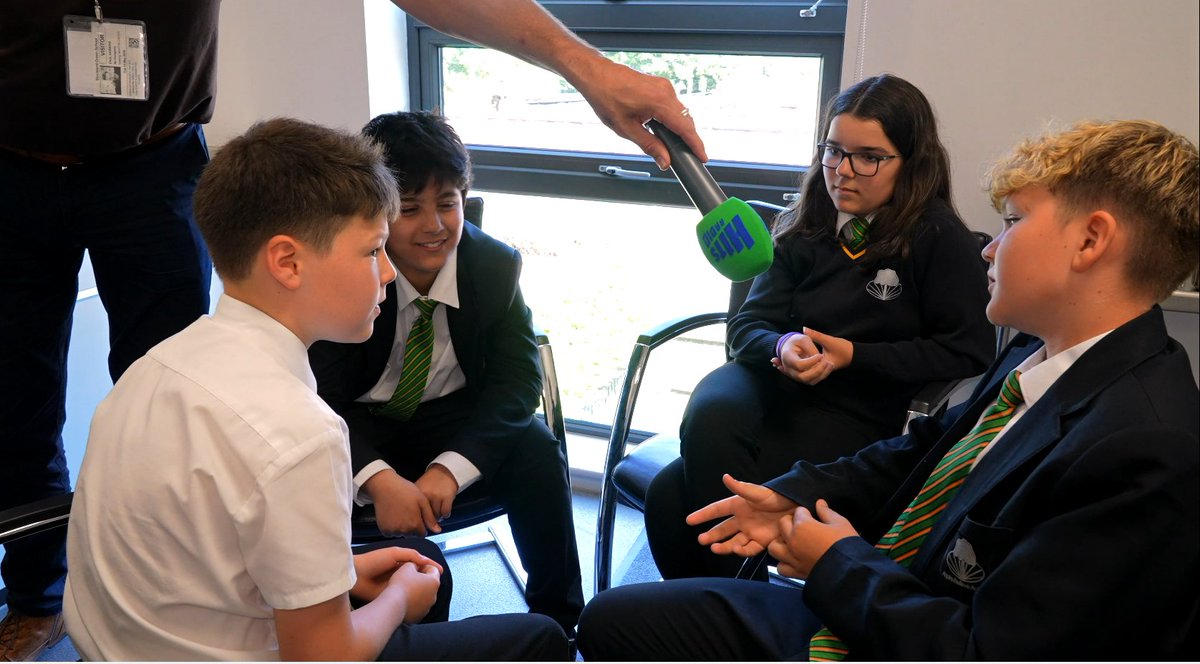 WMPolice's tweet image. New audio ads urge young people to drop the knife 🙌
In May, @Stockgrn pupils teamed up with the police to create powerful audio adverts around knife crime 💬
Read the full story here: orlo.uk/eFgIv
Thanks to @bauermedia and @the_atlp for facilitating this workshop