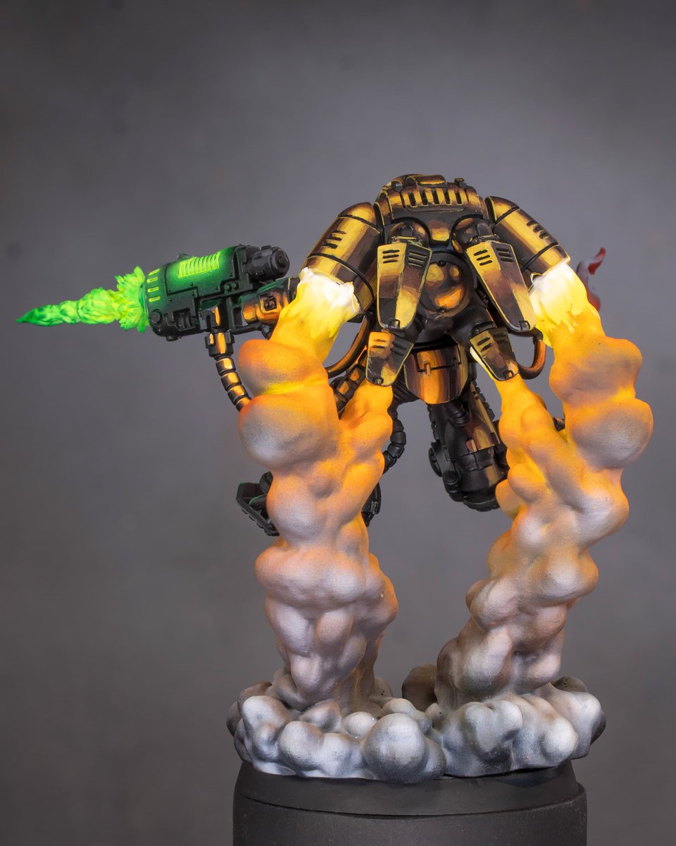 Final photos of the Golden Inceptor. It is the last addition to my golden host! One plasma is overheated, but the other is fully functional.
Of course, there will be a painting guide, you know where. 
#warhammer40k #gamesworkshop #paintingwarhammer #warhammercommunity #warhammer