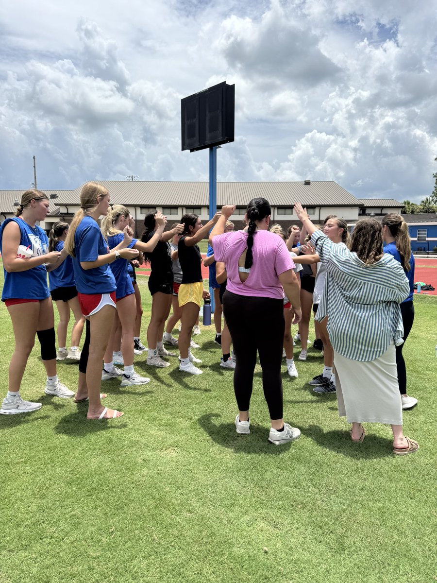 Getting after it this summer! Weights/Field Work😤

Day 2 in the books✅

#OneTribe