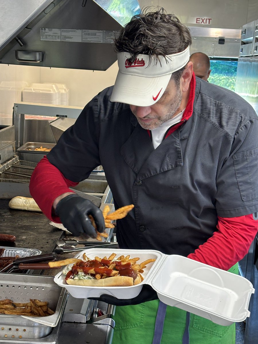 LMMCleveland's tweet image. Another picture perfect afternoon with @Metro45Cafe and the great folks @ClevelandClinic and their brand new Mentor hospital! Visit metro45.com to see where we are next and to book our incredible crew for your event
#greatfoodbetterstory