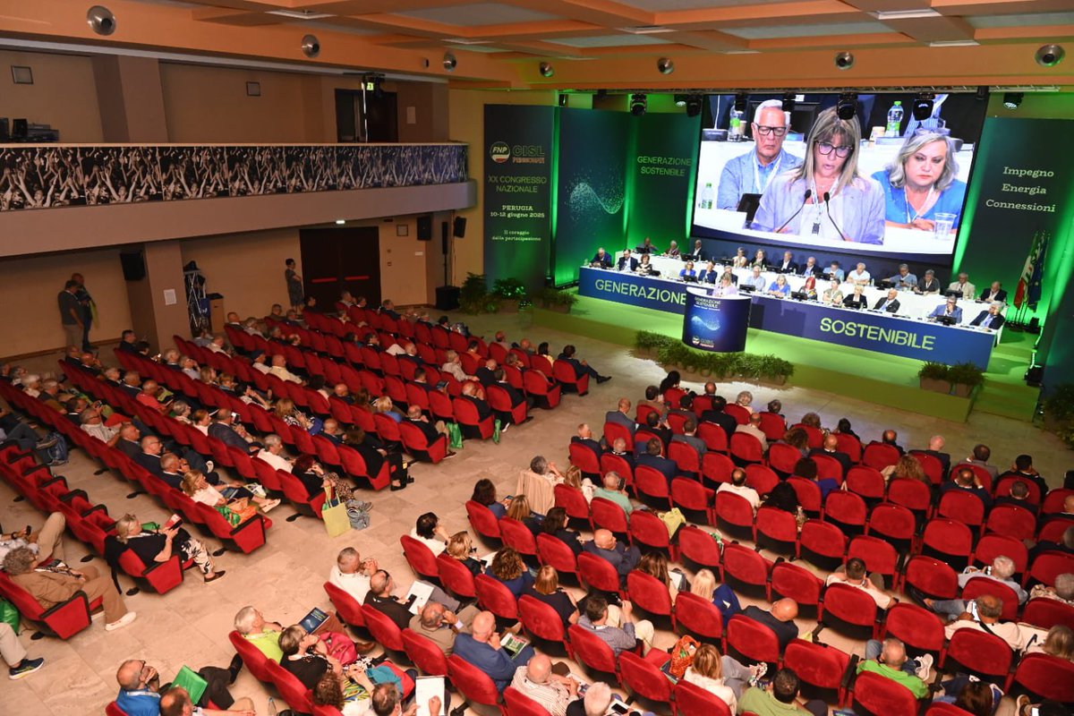 #DanielaFumarola a Congresso Pensionati #Cisl: “Un ringraziamento va alla grande famiglia dell’Fnp Cisl, uno straordinario patrimonio di militanza, un elevato esempio di coscienza sociale e civile. Una Federazione con una proposta di sviluppo a valenza generale non settoriale né