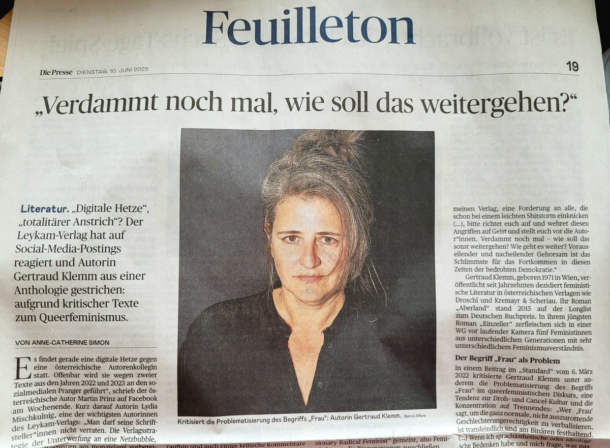 Almut 📚💜🌷 (@tartannoir) on Twitter photo "Vorauseilender und nacheilender Gehorsam ist das Schlimmste für das Fortkommen in diesen Zeiten der bedrohten Demokratie."
Lydia Mischkulnigs Appell an 'ihren' Verlag #Leykam betr. #GertraudKlemm via <a href="/DiePressecom/">Die Presse</a>
#IStandWithGertraudKlemm "Vorauseilender und nacheilender Gehorsam ist das Schlimmste für das Fortkommen in diesen Zeiten der bedrohten Demokratie."
Lydia Mischkulnigs Appell an 'ihren' Verlag #Leykam betr. #GertraudKlemm via <a href="/DiePressecom/">Die Presse</a>
#IStandWithGertraudKlemm