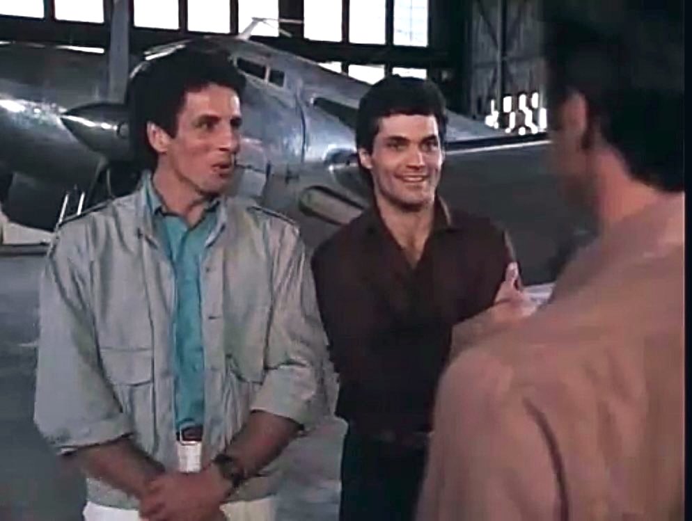 MarshallRTeague's tweet photo. Now JUUUST how #Teaguey
is this #TeagueTuesday gonna get #Teagued 😏 THAT look
that saaays SO much
in #TvShow #RipTide
Ep #LongDistanceDaddy
w #FrankAnnese
#WereDigginDEEP in true #Teaguenacious flair 🎭..🎬 https://t.co/Zk54TSUY8o