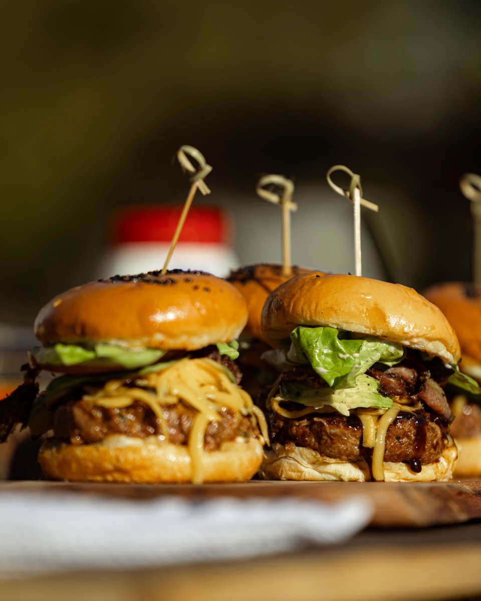 Chef Linda Trautmann's building burgers from scratch at <a href="/Nederburg/">Nederburg Wines</a>  - buns, patties, sauces, the whole bite. 🍔👨🏽‍🍳 What’s your dream burger combo?
#TheTasteMasterSA