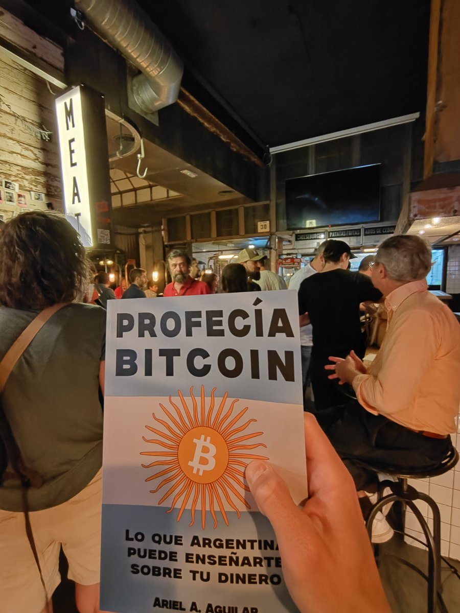 maxidevops's tweet image. Reportando desde @BitcoinTuesday_ 🫡