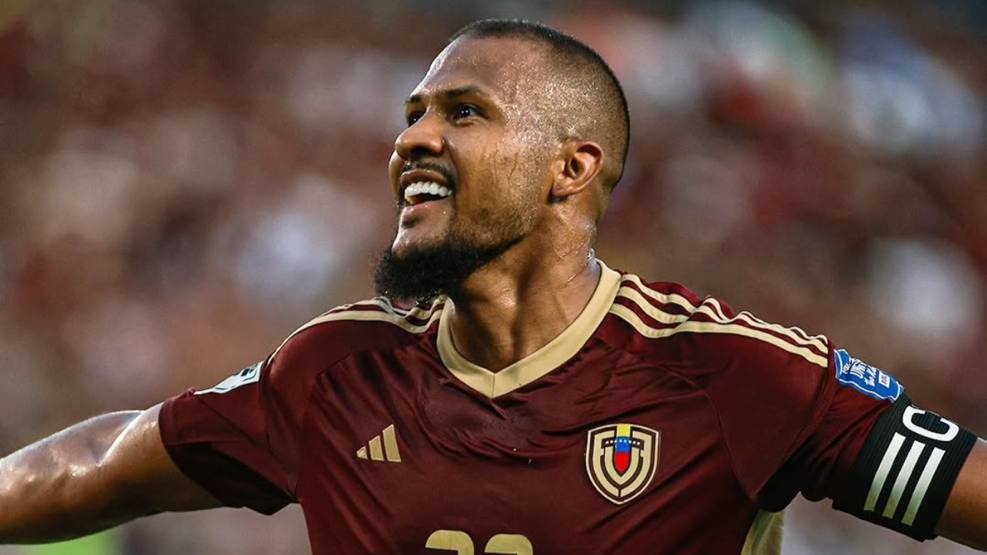 ¡LA VINOTINTO VA CON TODO!
Hoy, nuestros guerreros llevan el corazón de Chávez en la cancha. ¡Vamos a hacer historia!  
#HaciaLaVictoria #Vinotinto #SomosRevoluciónYVinotinto #CHCh