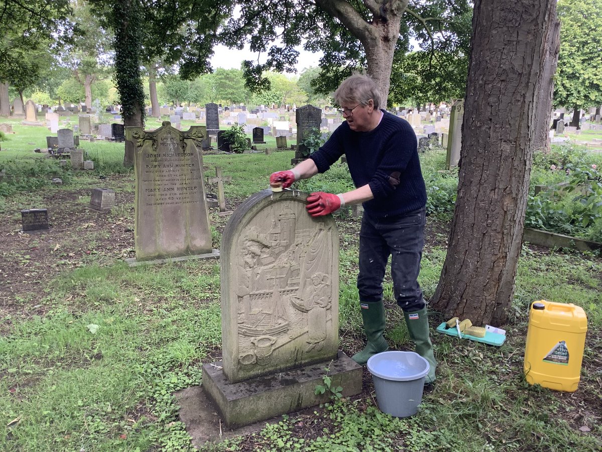 Trustees Dave and Keith sprucing up Victor Noble Rainbird’s headstone this morning. 

Can’t believe it’s been 9 years since we unveiled it!

#NorthShields #Heritage