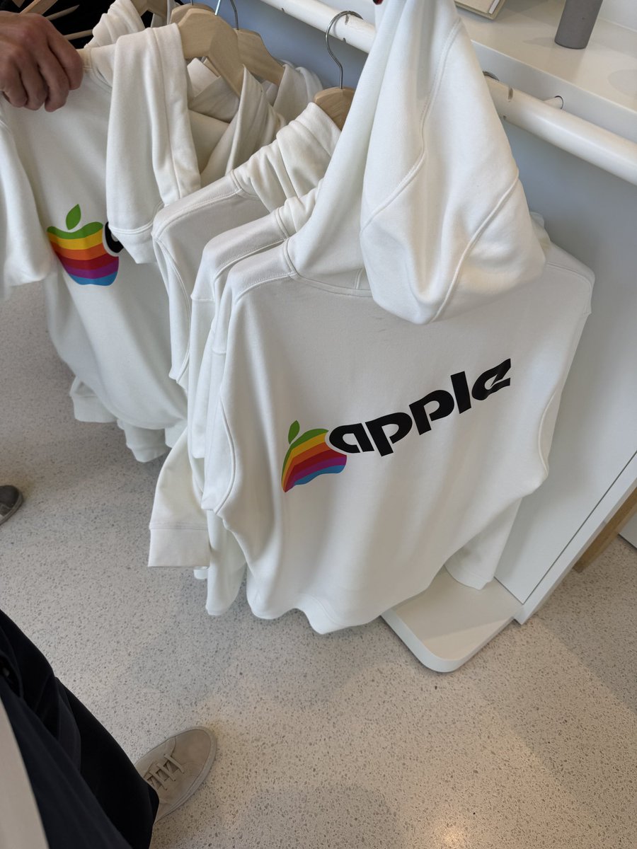 New exclusive Apple Hoodie from Apple Park. Would you get one?