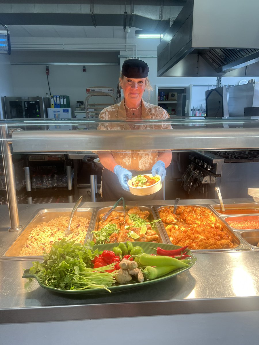 Victoria Buob-Aldorf (@victoriabuob) on Twitter photo Jamaican jerk chicken in the food hall today, great food, music, fun and feel good vibe 🌶️🌶️🔥🔥 <a href="/LoveBritishFood/">Love British Food</a> Jamaican jerk chicken in the food hall today, great food, music, fun and feel good vibe 🌶️🌶️🔥🔥 <a href="/LoveBritishFood/">Love British Food</a>