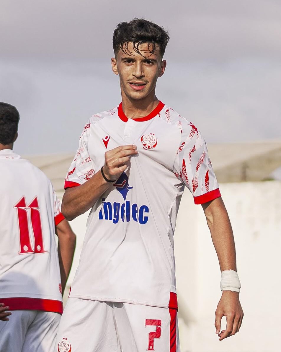 Scout26_'s tweet photo. J'ai adoré ce Rihani, le joueur du Wydad
#UTSWAC https://t.co/uZh45SGvpP
