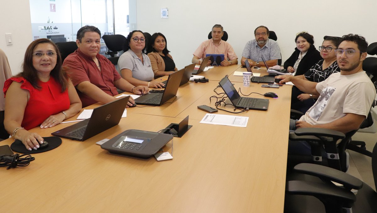 INEYucatan's tweet photo. 🔰El presidente del #ConsejoLocal del #INEYucatán, @sandenis67 y el vocal Secretario, @joseaboytesv encabezan la revisión de 🗃️expedientes correspondientes al 🗳️Proceso Electoral Extraordinario del Poder Judicial de la Federación 2024-2025 #PEEPJF2025 https://t.co/TePgNssAqv