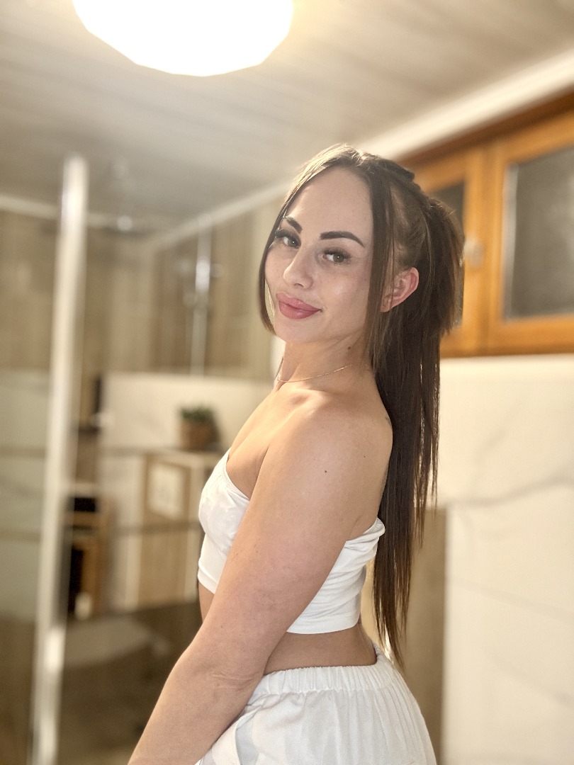New here… but not shy 😉 Let’s make some trouble together 🔥 #OnlyFans #linkinbio