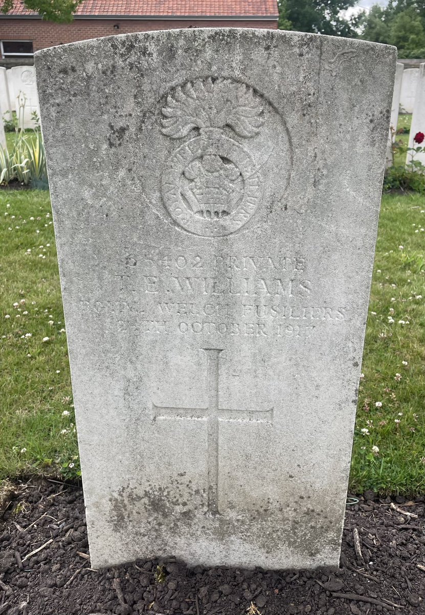 albymarch_alan's tweet image. Menin Road South Military Cemetery @CWGC #Belgium 
A.Liddle #WelchRegiment
T.E.Williams #RWF
F.J.Pitkeathly #RWF