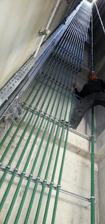 مهندس عبدالغني الجند (@ssrrr22) on Twitter photo <a href="/ALMISNID/">أ.د. عبدالله المسند</a> إذا الماء في المواسير صار يغلي بالصيف… لا تلوم الخزان، لوم المواسير!
المشكلة إن المواسير اللي تمر فوق السطح أو خارج المبنى تتعرض مباشرة للشمس،
وكمية الماء داخلها قليلة، فتمتص الحرارة بسرعة وتوصلها لك مغلية!
أما الخزان، فغالبًا يكون معزول بـ 4 طبقات،
والماء فيه كثير وبعيد عن <a href="/ALMISNID/">أ.د. عبدالله المسند</a> إذا الماء في المواسير صار يغلي بالصيف… لا تلوم الخزان، لوم المواسير!
المشكلة إن المواسير اللي تمر فوق السطح أو خارج المبنى تتعرض مباشرة للشمس،
وكمية الماء داخلها قليلة، فتمتص الحرارة بسرعة وتوصلها لك مغلية!
أما الخزان، فغالبًا يكون معزول بـ 4 طبقات،
والماء فيه كثير وبعيد عن