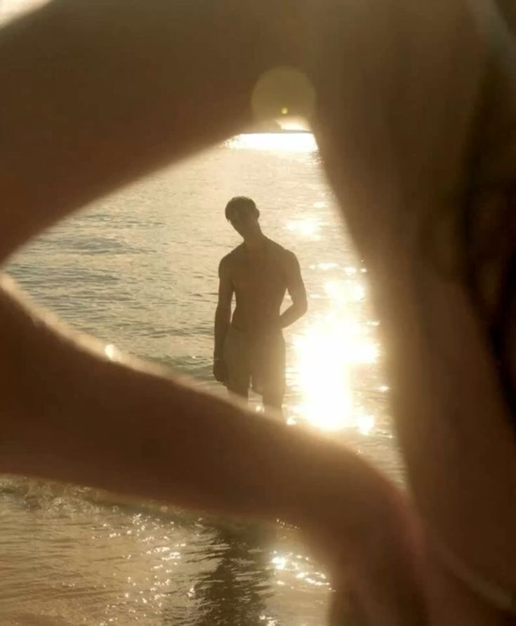 dogalyasalar's tweet image. ⚠️ Büyük Kozmetik size bir yalan sattı.

Güneşi şeytanlaştırdılar.

Amaç? Korku satar.
Ve korkudan doğan ihtiyaç: güneş kremi.

Sonuç?
→ Doğal D vitamini üretiminiz çökertildi
→ Kanser oranları patladı
→ Onlar milyar dolar kazandı

İşte GÜNEŞ KREMİ endüstrisinin karanlık yüzü:…