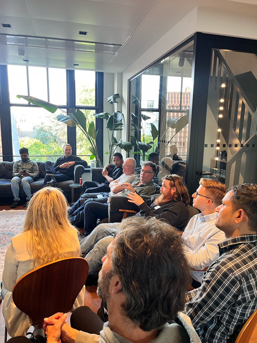 lauragift_'s tweet image. Currently at the AI DevTools meet-up so many cool demos and smart folks building AI apps. Loving the energy here!
@fiberplane @coderabbitai