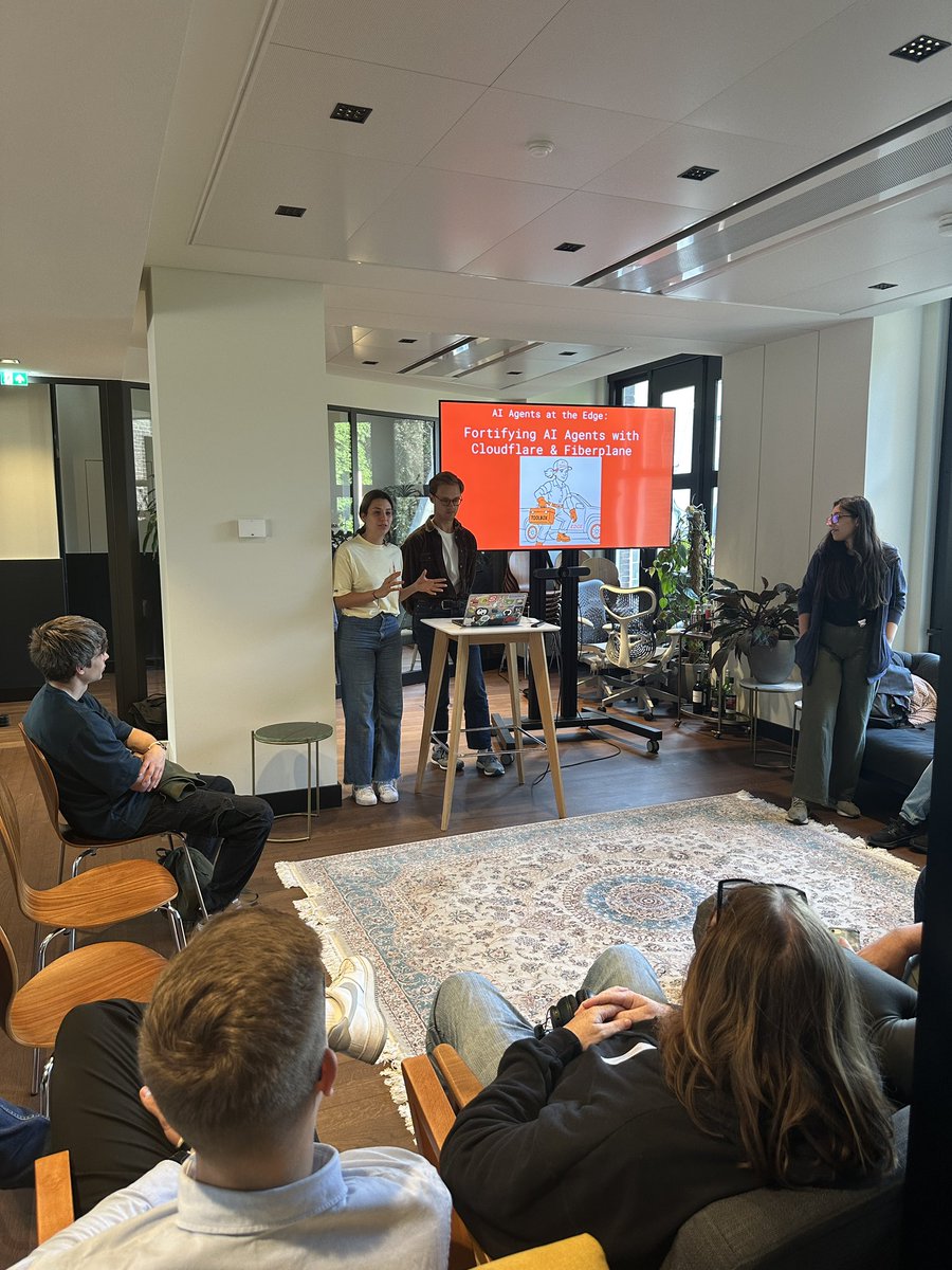 lauragift_'s tweet image. Currently at the AI DevTools meet-up so many cool demos and smart folks building AI apps. Loving the energy here!
@fiberplane @coderabbitai