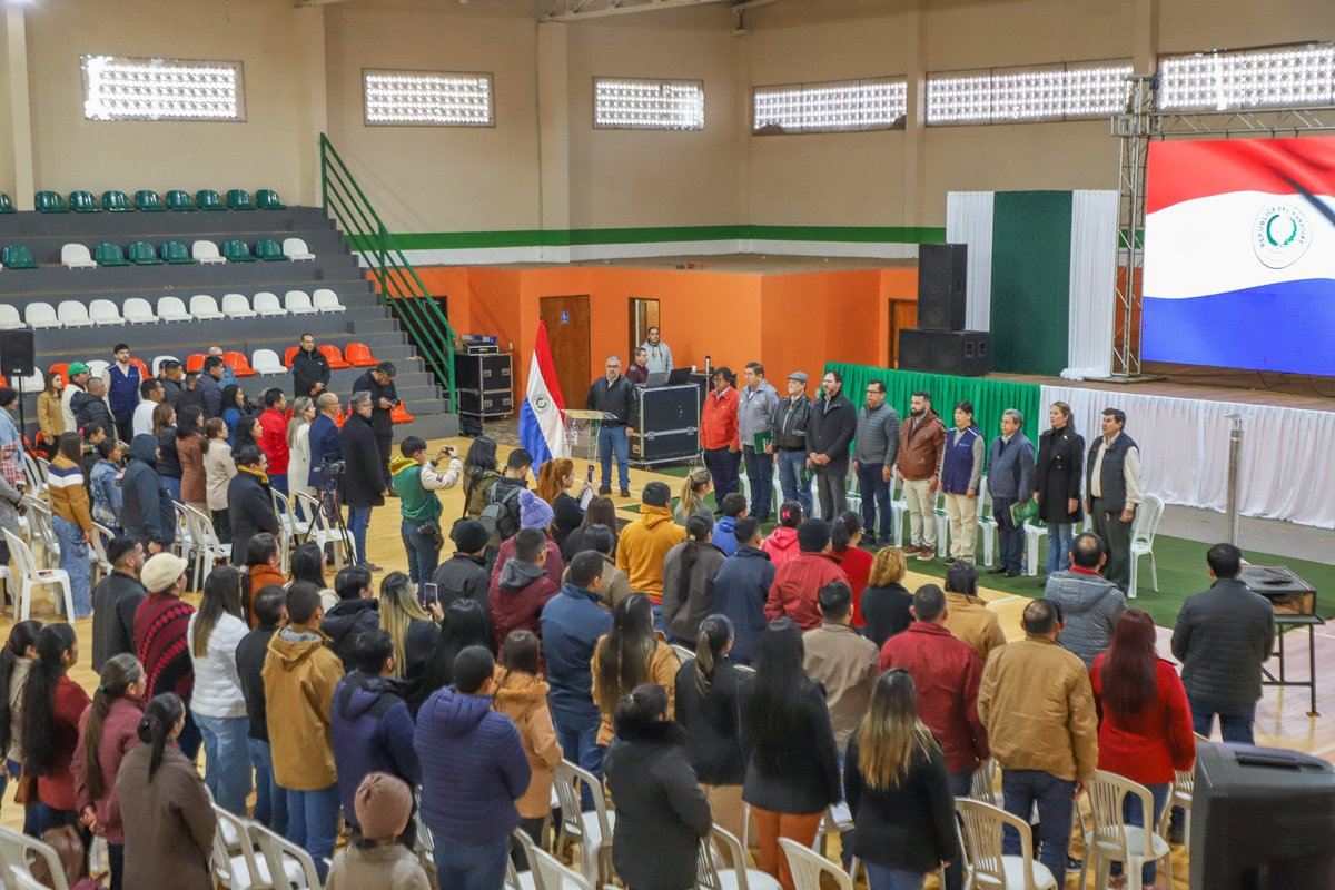 tadeorojasm's tweet photo. En Curuguaty, entregamos “Cocinas Eficientes - Tatá Pirirí” un emprendimiento del Vice Mtrio. de Minas y Energía y la #FAO, proyecto #PROEZA, a participantes del Prog. #TekoporãMbarete, implica, cero humo(salud), menos leña(medioambiente) y no contaminación de alimentos. https://t.co/nfymc49Vs3