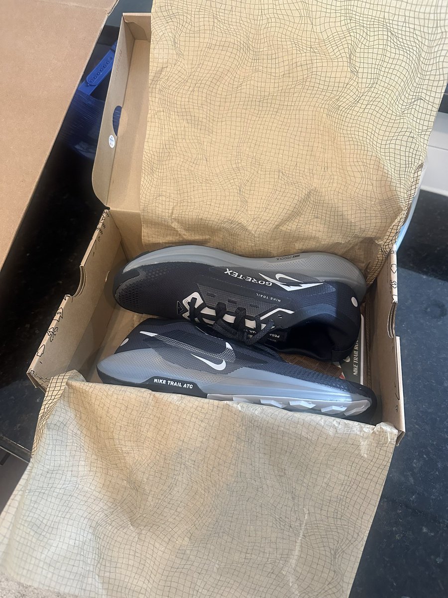 Ordered my son football cleats on the <a href="/Nike/">Nike</a> App, paid $25 so they would be here for his first practice in 45 mins. Received men’s running shoes. Worse things, I know, but c’mon man, I don’t have time for this. 
My order vs item received: