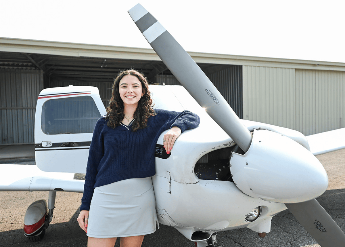 UTChattanooga's tweet photo. Business major ✅ Orientation leader ✅ Licensed pilot ✅

UTC junior Cali Crum-Beigh is working toward her dream of becoming a commercial pilot. After starting at Purdue, she found her place (and her runway) here in Chattanooga. ✈️ 

Read more: https://t.co/TpB4GdZOPk https://t.co/Y4vIlI1z2J