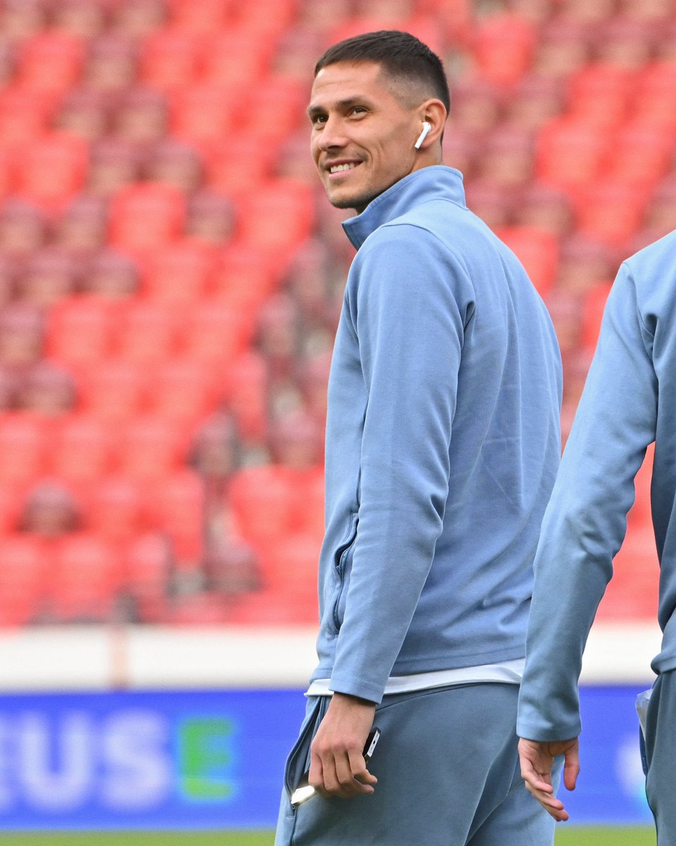 FSSrbije's tweet photo. 😄🇷🇸 @SasaLukic28
#SRBAND #WCQ #FIFAWorldCup https://t.co/gDPfz2PLyu