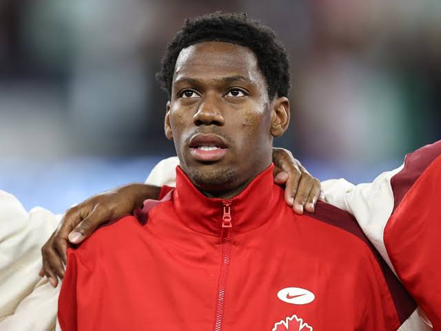 Bir Tane Forvet Alıcaksınız Kimi Alırdınız

Victor Osimhen / Jonathan David