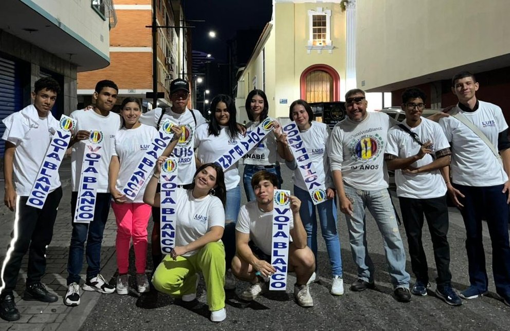#Chacao Nada más transitorio que una derrota política. #AD pierde con honor y con la frente en alto, aceptando un decente segundo lugar; poniéndose a la orden para el trabajon que se viene éste 27 Julio 2025