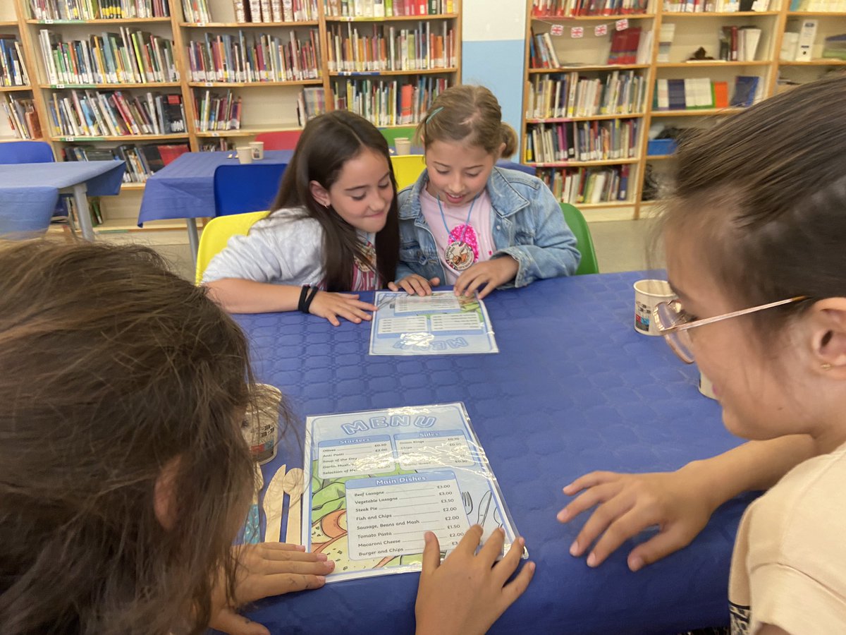 1a English week a l’escola Abel Ferrater. 
Durant tota la setmana es realitzen diverses activitats lúdico-acadèmiques per potenciar la comunicació oral en llengua anglesa. 

Esperem que sigui la primera de moltes! 

Happy English week! 

#englishweek #escolaabelferrater