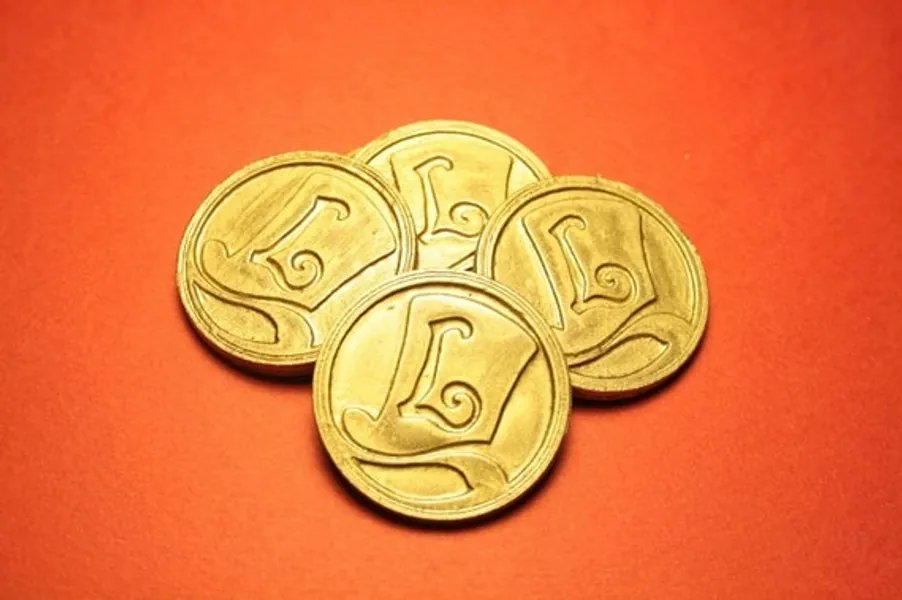 I just received Professor Layton Hint Coin | Etsy UK from Hoodlum via Throne. Thank you! 🥺 throne.com/purplecoffins #Wishlist #Throne