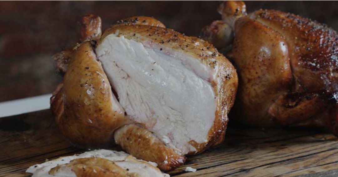 #Smoked #Tequila #Chicken for #FathersDay? Yes please. Juicy, smoky &amp; full of flavour. Pair with our zesty #slaw for a proper feast. Get the #ProQ recipe: proqsmokers.co.uk/blogs/recipes/…