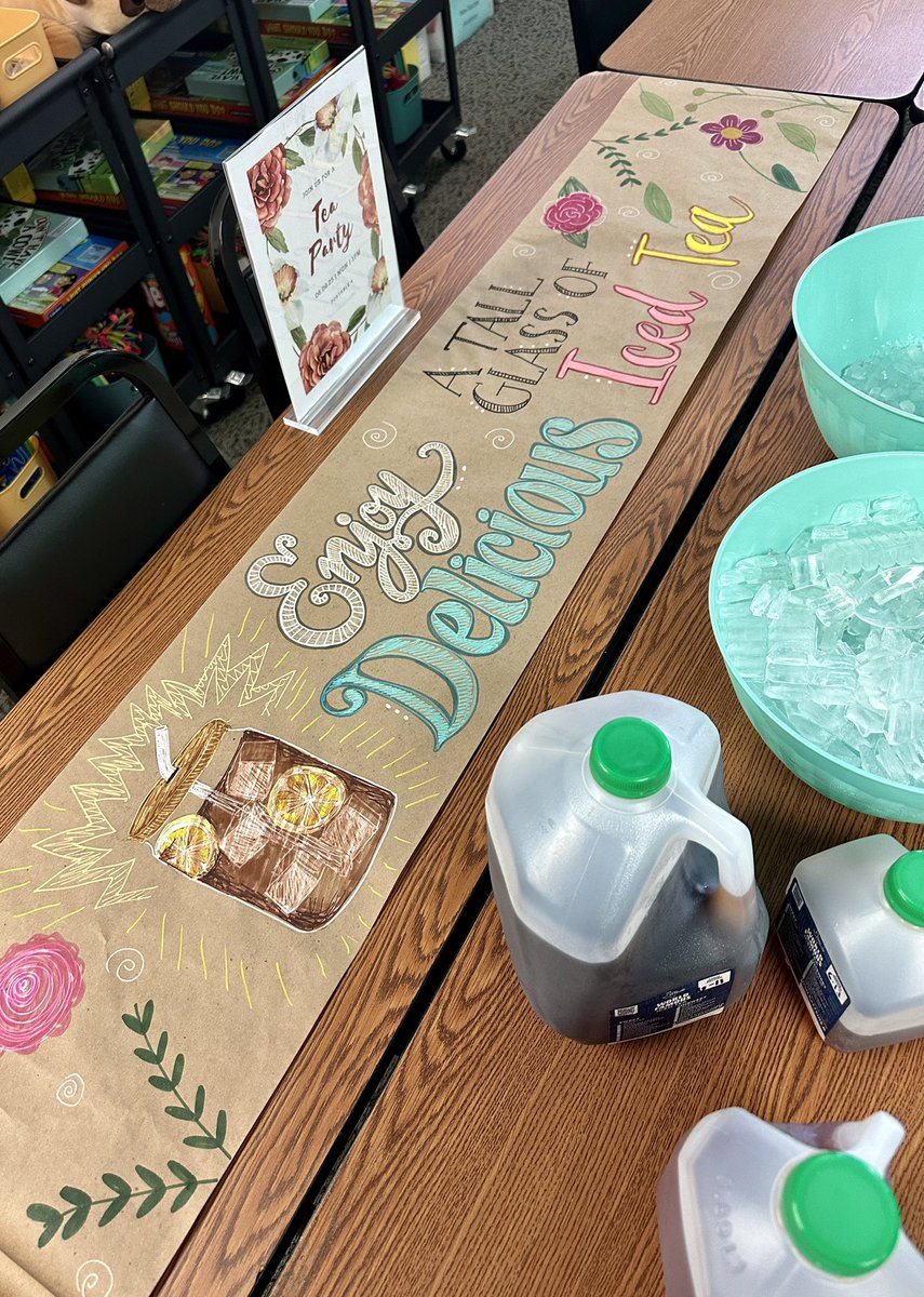 SEBcoach12's tweet photo. What a great way to start the summer with Delicious Iced Tea as we engage in our last #TeamBuildingActivity for the year. @HTeaO @NISD_SEB #HappyNationalIcedTeaDay #SEBteam https://t.co/5iMUoBjszK