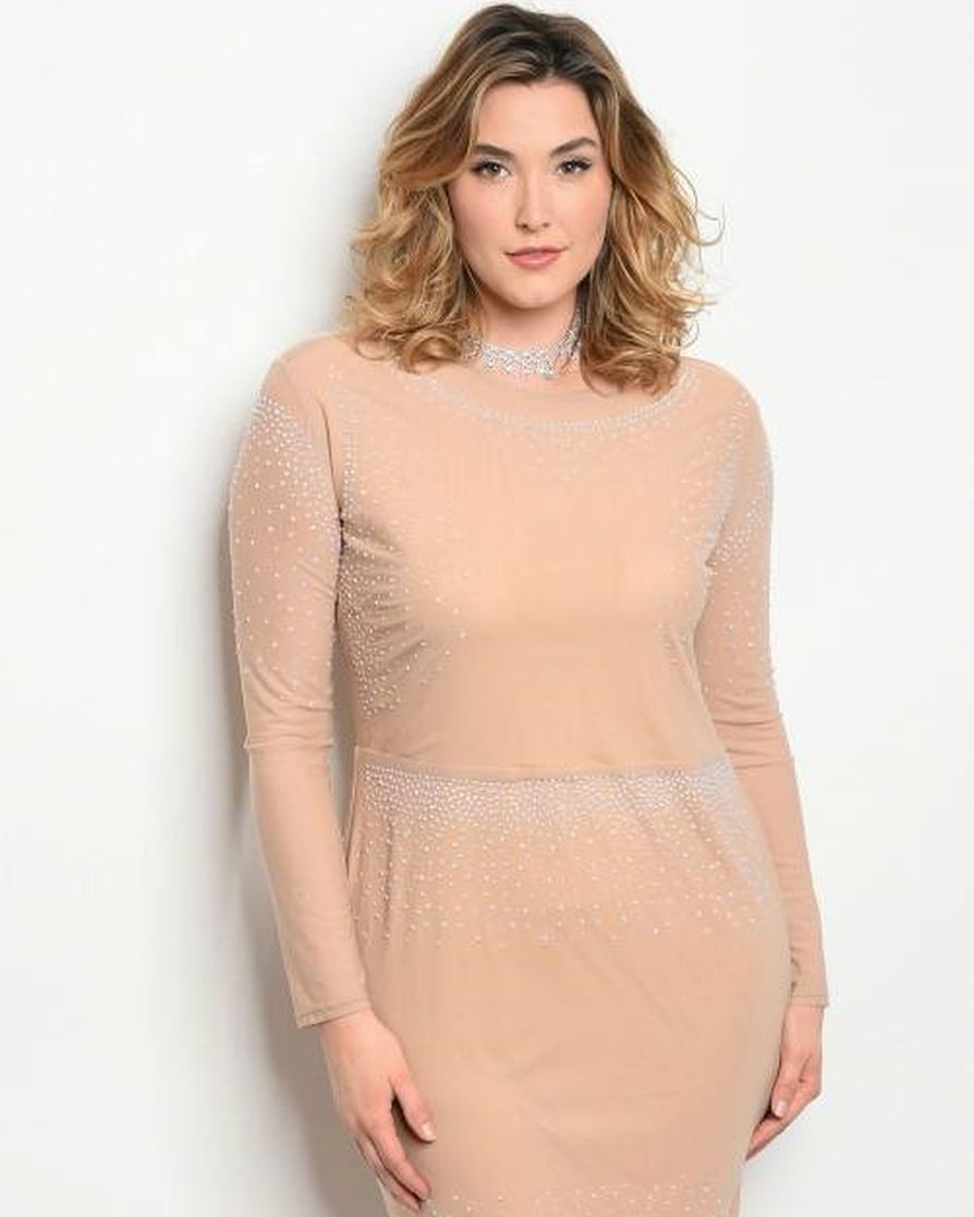 glass_n2's tweet image. Transform your look with our one-of-a-kind makeovers! Our team is here to guide you toward your most flattering style. Start your transformation today.
#Makeovers 
n2thelookingglass.co/shop