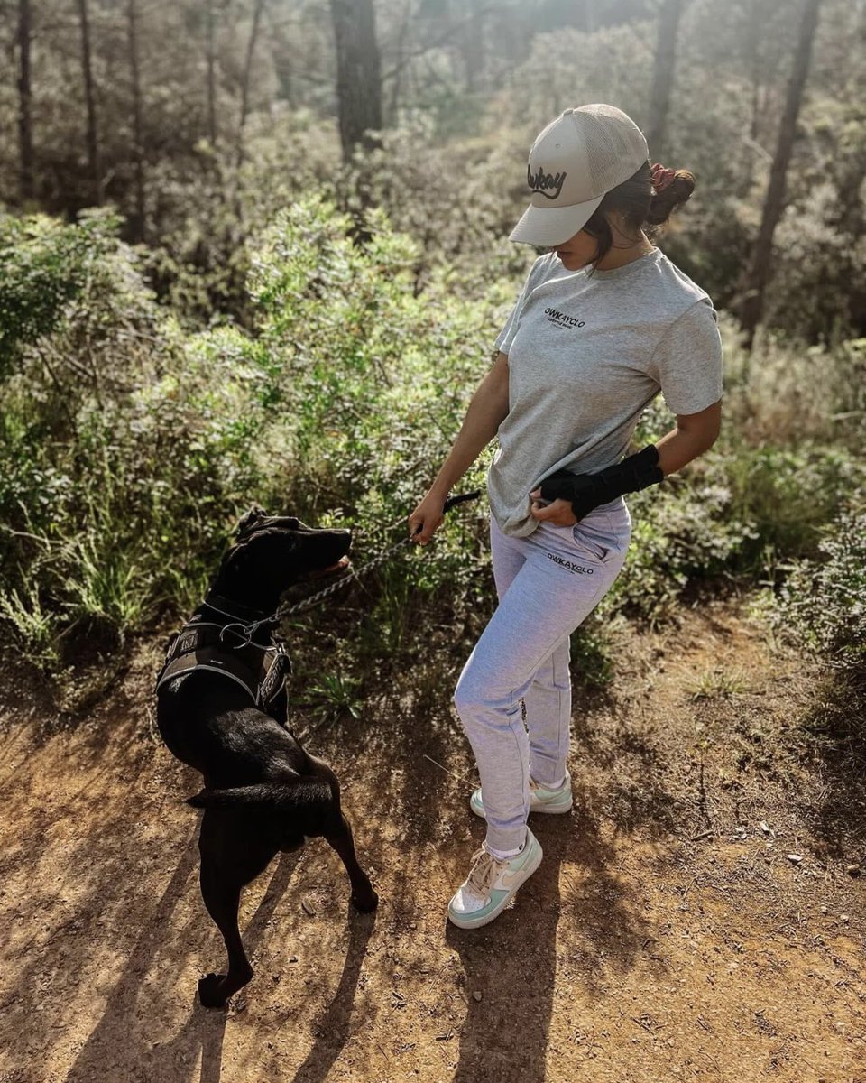 Who says the kids range is just for kids?! 🤷🏼‍♀️ Robulto perfectly styles our kids t-shirt and sweatpants with our sand trucker hat out in Spain 🇪🇸 

If you can fit in the kids range then even better… as it’s costs less! 😆 🙌🏻